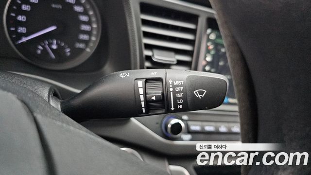 Hyundai AVANTE 2018 — photo 30