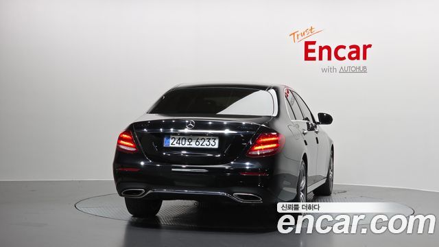 Mercedes-Benz E-Class 2020 — photo 4