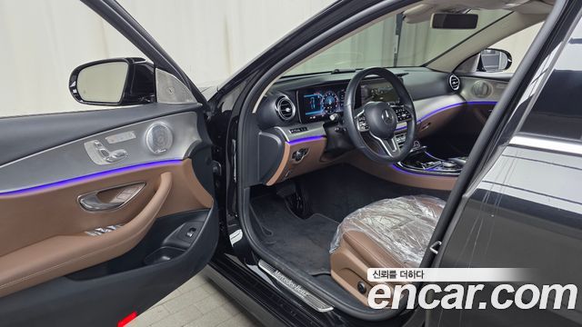 Mercedes-Benz E-Class 2020 — photo 13