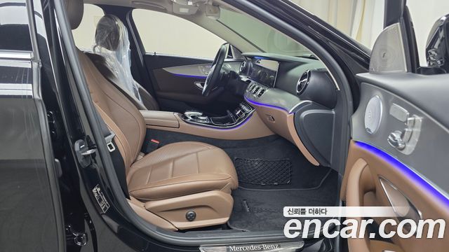 Mercedes-Benz E-Class 2020 — photo 17