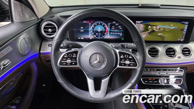 Mercedes-Benz E-Class 2020 — photo 20