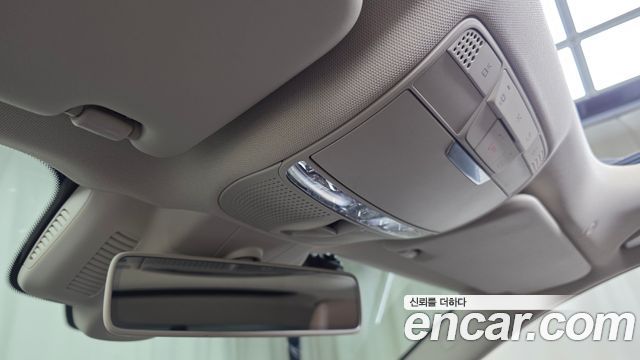 Mercedes-Benz E-Class 2020 — photo 23