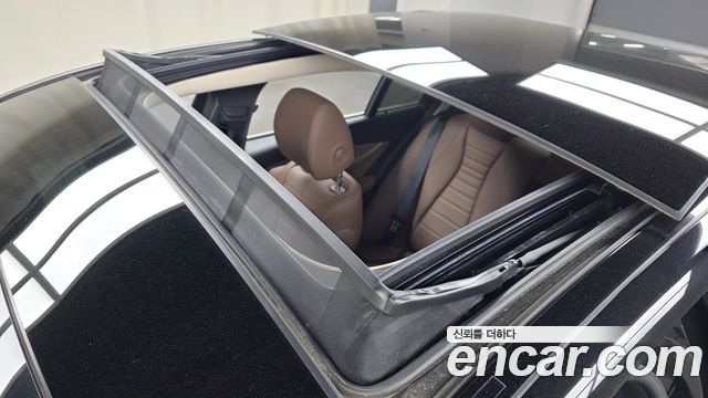 Mercedes-Benz E-Class 2020 — photo 25