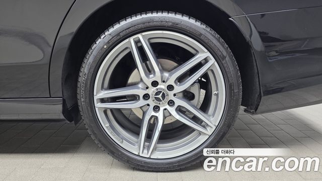 Mercedes-Benz E-Class 2020 — photo 7