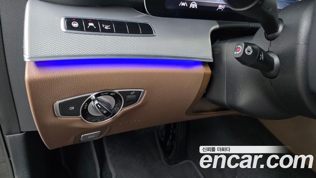 Mercedes-Benz E-Class 2020 — photo 28