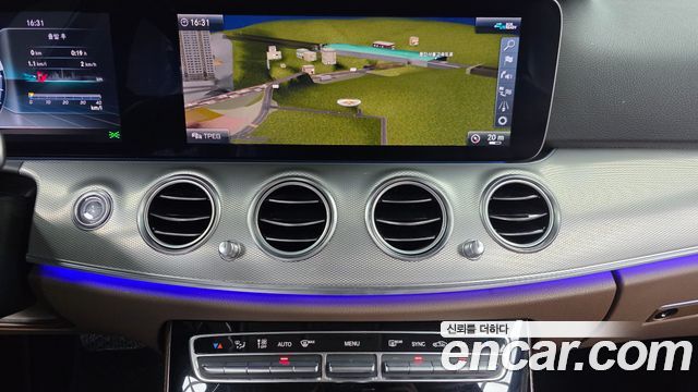 Mercedes-Benz E-Class 2020 — photo 31
