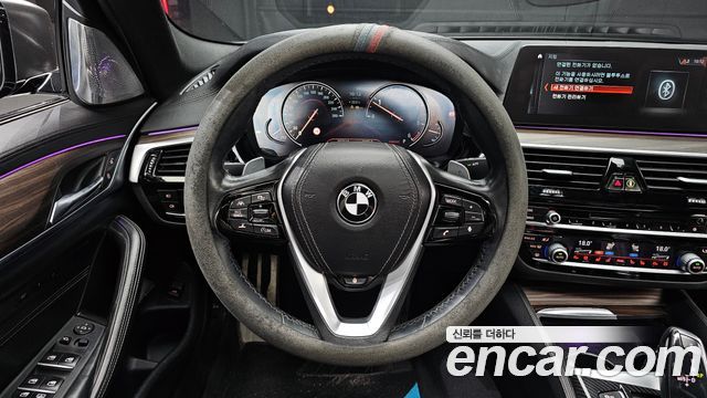 BMW 5-Series 2018 — photo 13