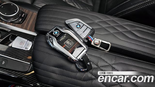 BMW 5-Series 2018 — photo 18