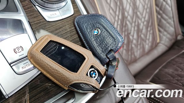 BMW 7-Series 2020 — photo 17