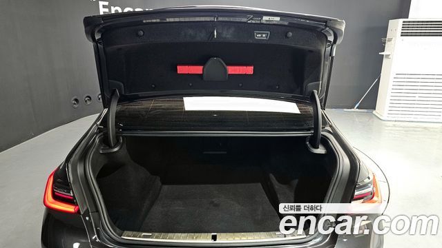 BMW 7-Series 2020 — photo 26