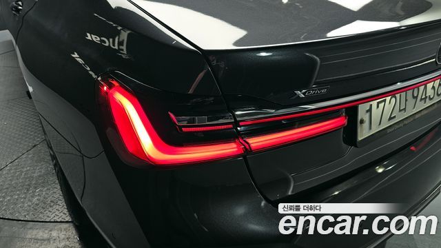 BMW 7-Series 2020 — photo 9
