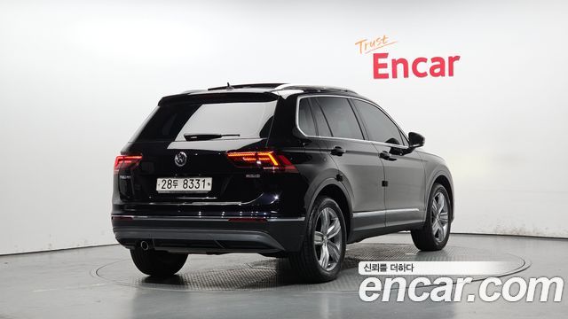 Volkswagen Tiguan 2018 — photo 2