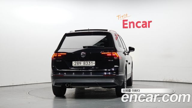 Volkswagen Tiguan 2018 — photo 4