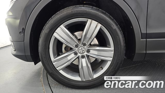 Volkswagen Tiguan 2018 — photo 5