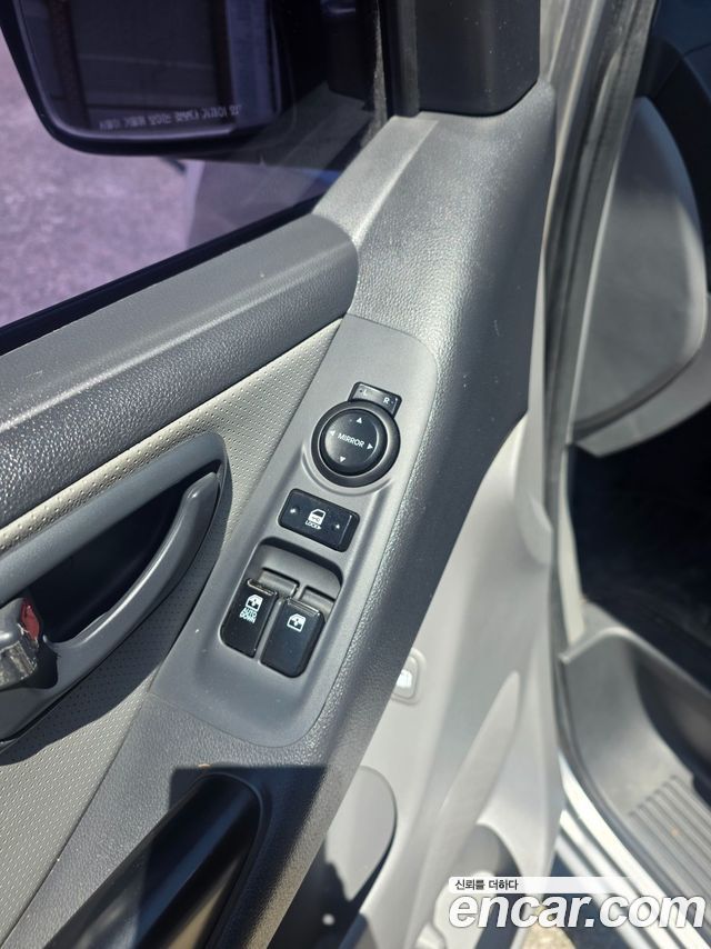Hyundai Starex 2013 — photo 16