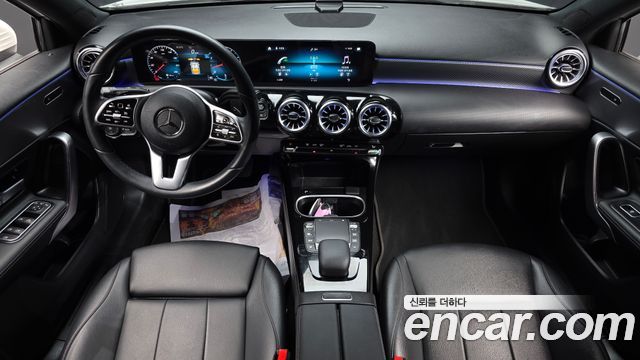 Mercedes-Benz A-Class 2022 — photo 10