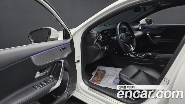 Mercedes-Benz A-Class 2022 — photo 13