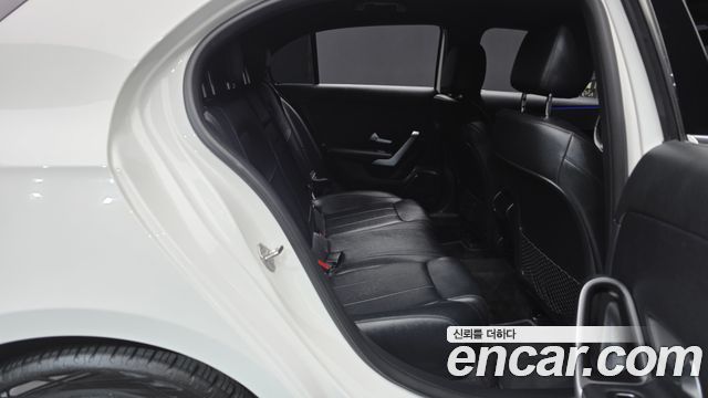 Mercedes-Benz A-Class 2022 — photo 17