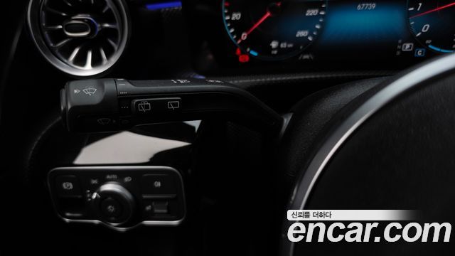 Mercedes-Benz A-Class 2022 — photo 21