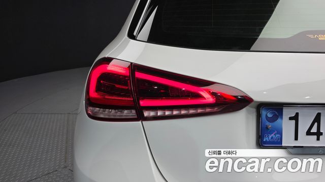 Mercedes-Benz A-Class 2022 — photo 9