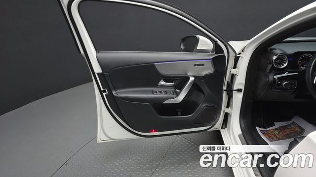 Mercedes-Benz A-Class 2022 — photo 14