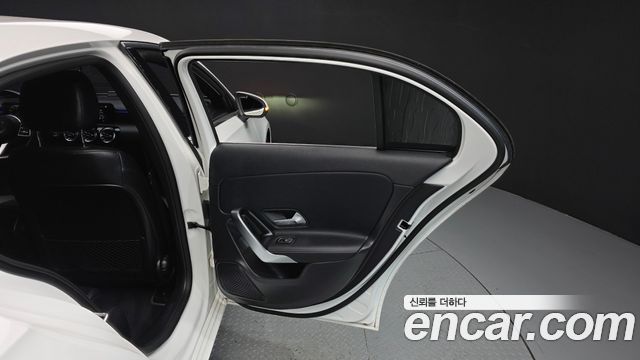 Mercedes-Benz A-Class 2022 — photo 15