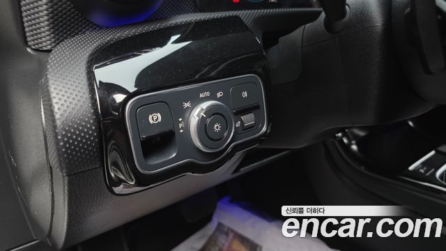 Mercedes-Benz A-Class 2022 — photo 28