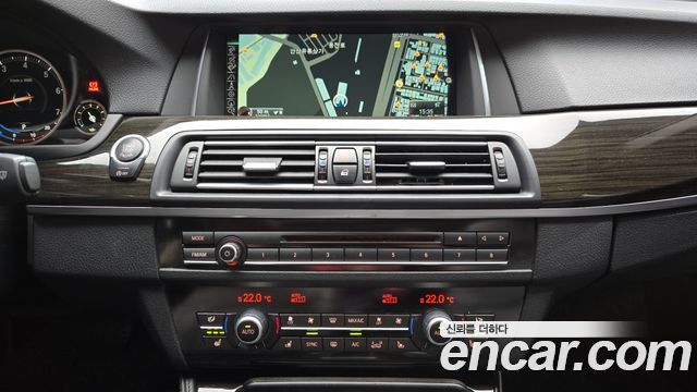 BMW 5-Series 2015 — photo 14