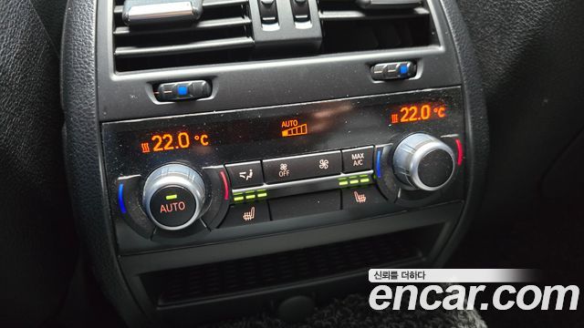 BMW 5-Series 2015 — photo 17