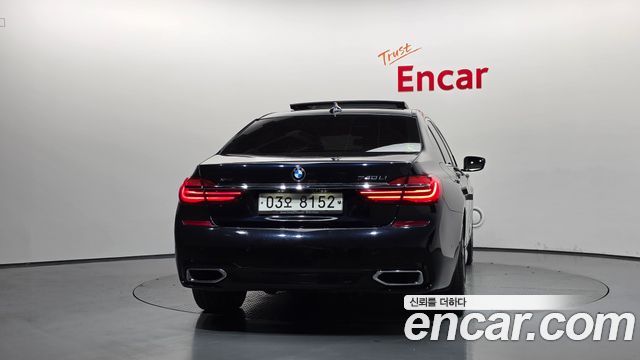 BMW 7-Series 2018 — photo 4