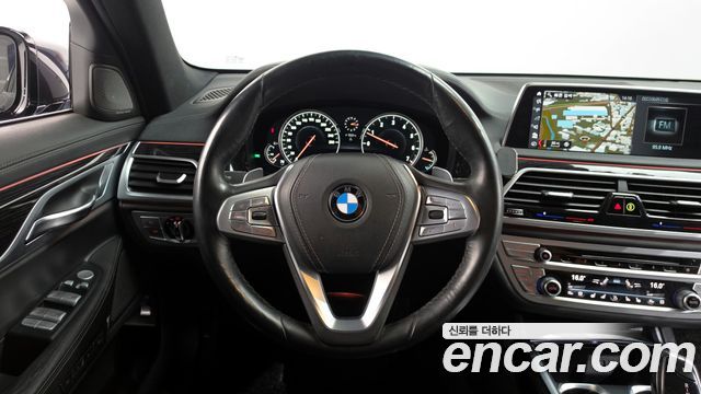 BMW 7-Series 2018 — photo 14