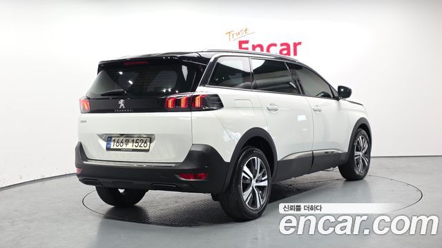 Peugeot 5008 2022 — photo 2