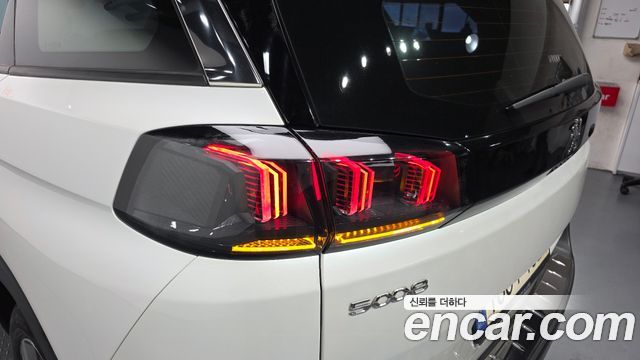 Peugeot 5008 2022 — photo 9