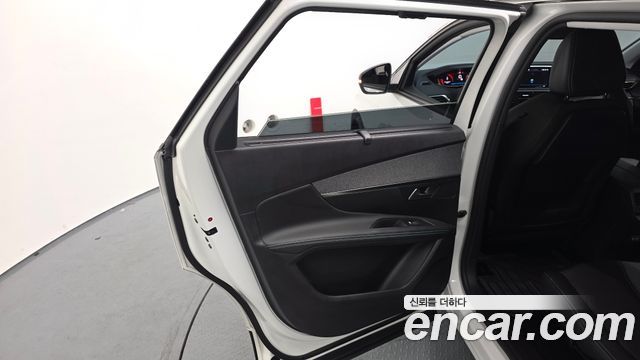 Peugeot 5008 2022 — photo 15