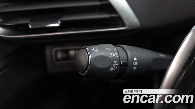 Peugeot 5008 2022 — photo 27