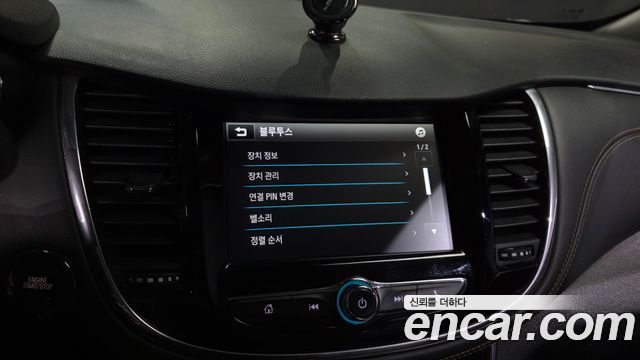 Chevrolet Korea Trax 2018 — photo 22