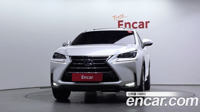 Lexus NX 2017 — photo 3