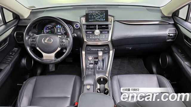 Lexus NX 2017 — photo 7