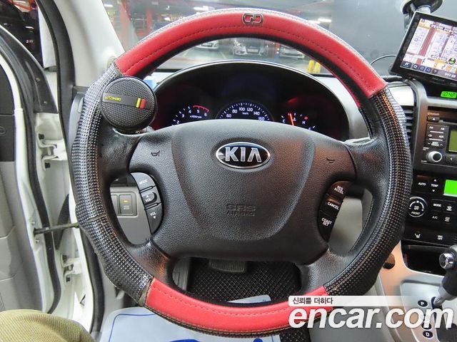 Kia Canival 2013 — photo 8