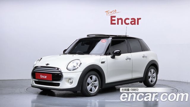 Mini Cooper 2015 — photo 1