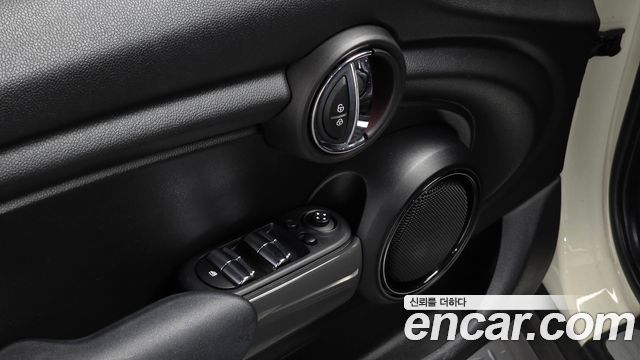 Mini Cooper 2015 — photo 16