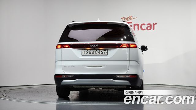 Kia Canival 2022 — photo 4