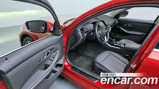 BMW 3-Series 2021 — photo 13