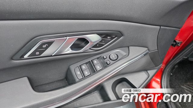 BMW 3-Series 2021 — photo 26