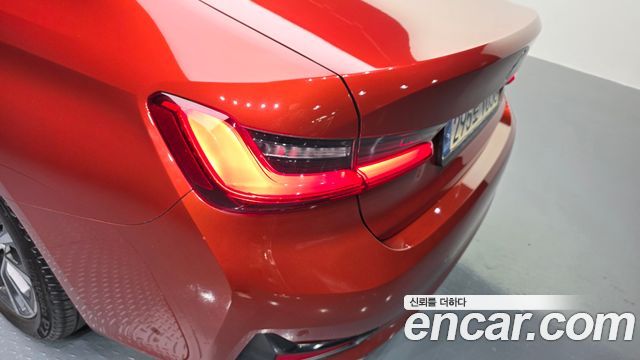 BMW 3-Series 2021 — photo 9