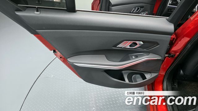 BMW 3-Series 2021 — photo 15