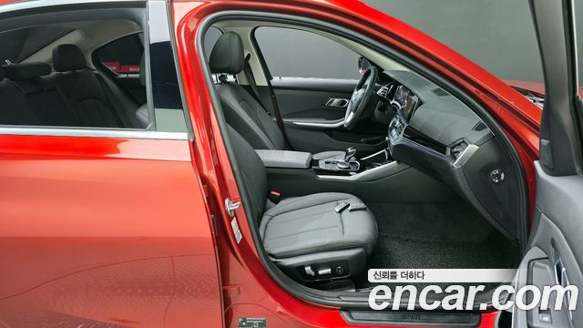 BMW 3-Series 2021 — photo 16