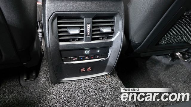 BMW 3-Series 2021 — photo 29