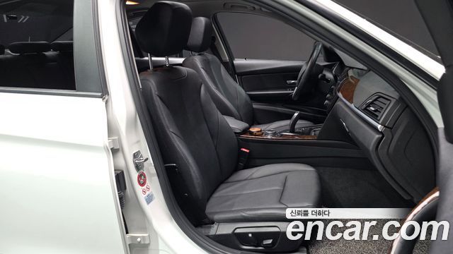 BMW 3-Series 2015 — photo 11