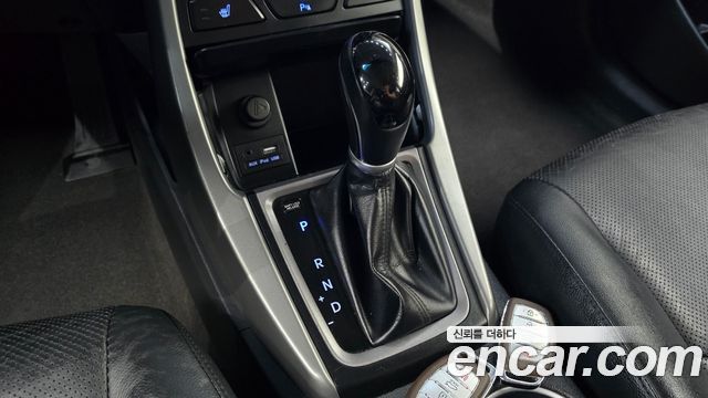 Hyundai AVANTE 2016 — photo 9